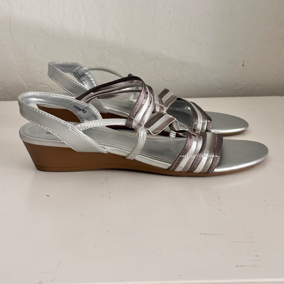 Impo Shoes Stretch Metallic Silver Strappy Low Wedge Sandal, 6.5 Women’s - Picture 5 of 9